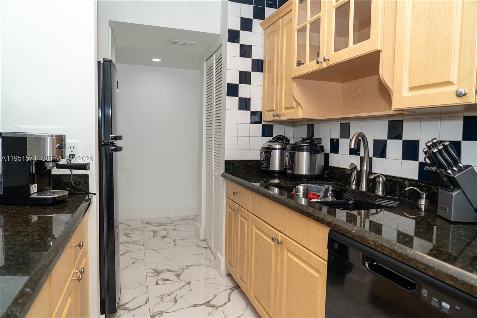 854 NW 87th Ave # 405, Miami FL 33172 — 8