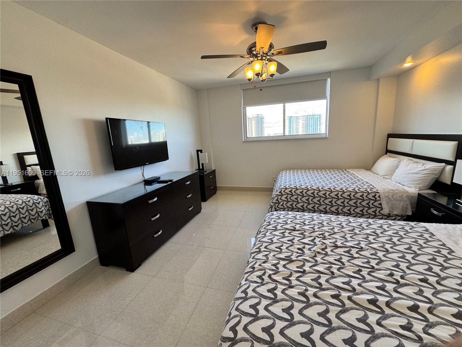19370 Collins Ave # 1520, Sunny Isles Beach FL 33160 — 17