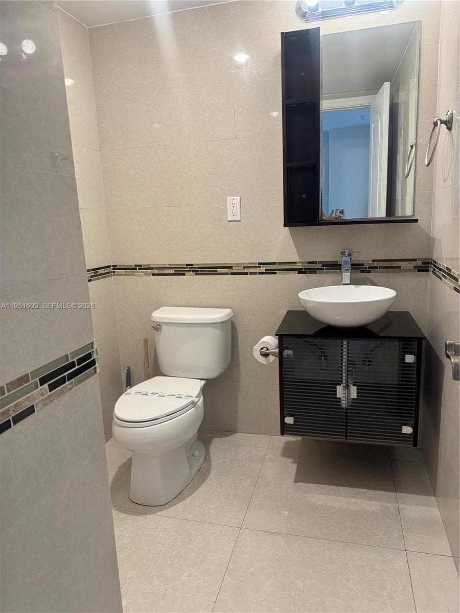 19370 Collins Ave # 1520, Sunny Isles Beach FL 33160 — 32