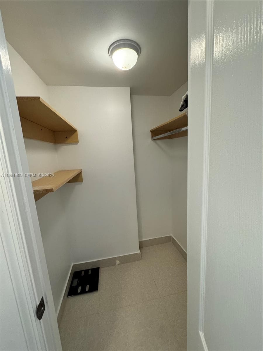 19370 Collins Ave # 1520, Sunny Isles Beach FL 33160 — 21