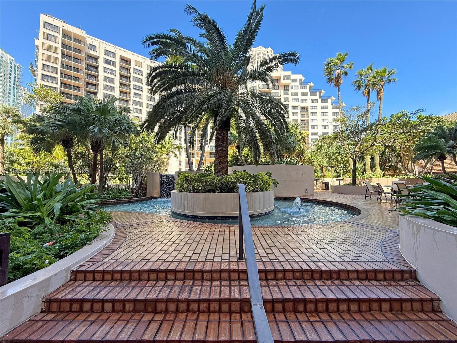 520 Brickell Key Dr # A1010, Miami FL 33131 — 30