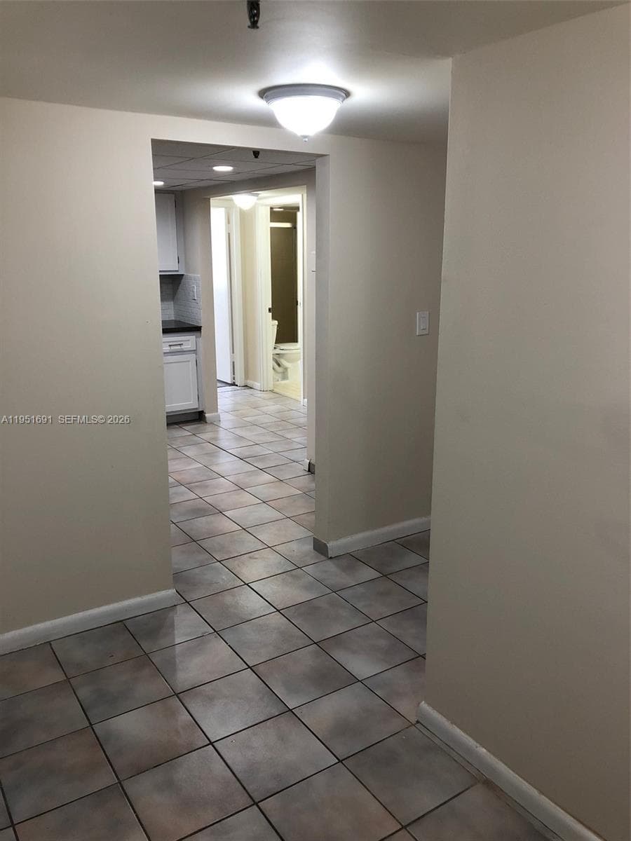 20840 San Simeon Way # 702, Miami FL 33179 — 2