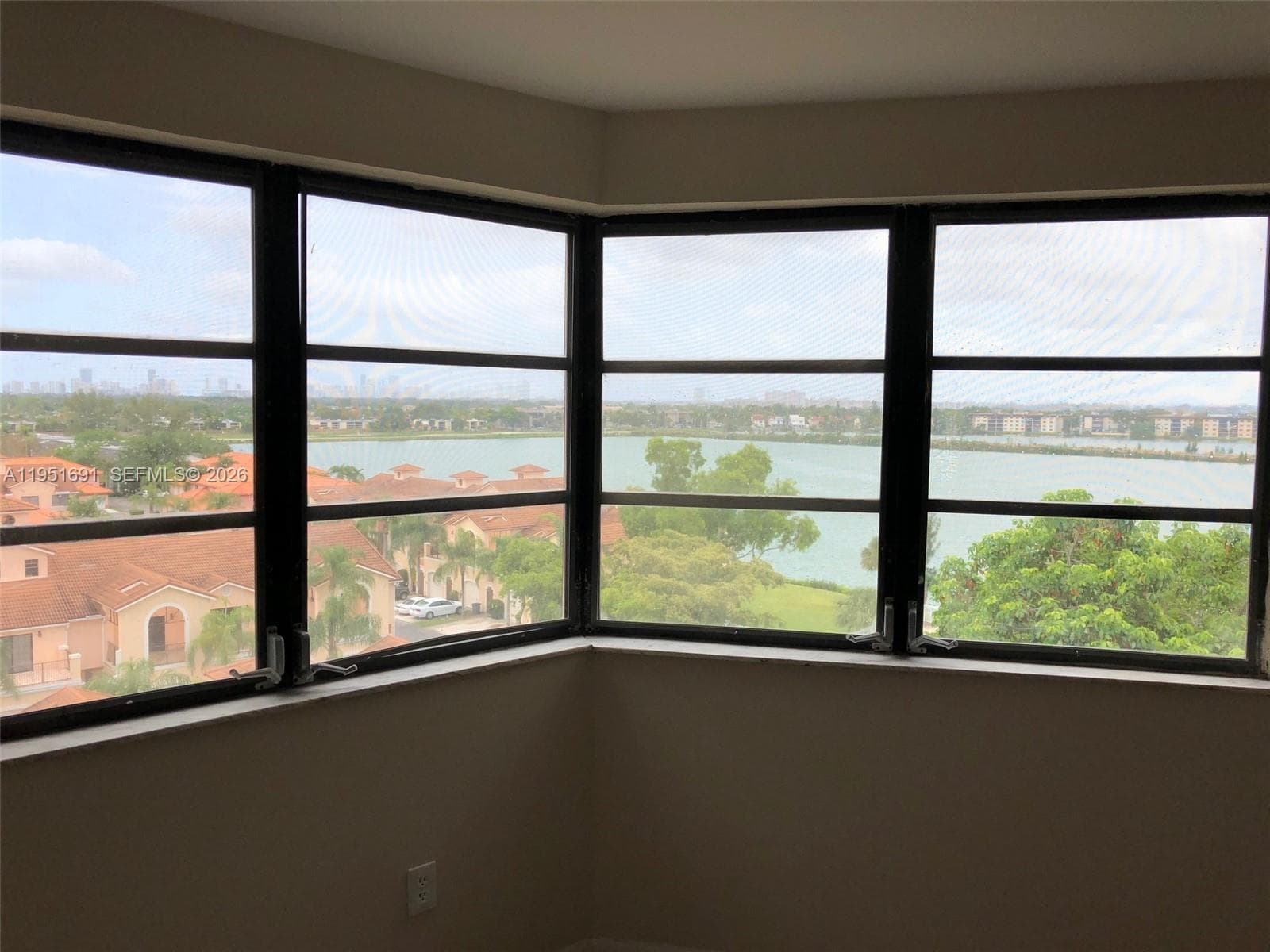 20840 San Simeon Way # 702, Miami FL 33179 — 13