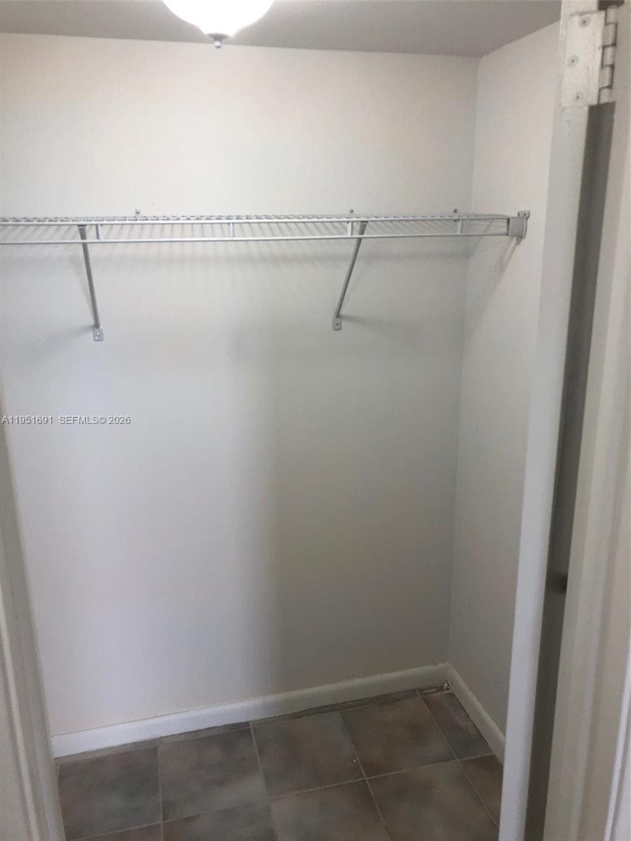 20840 San Simeon Way # 702, Miami FL 33179 — 17
