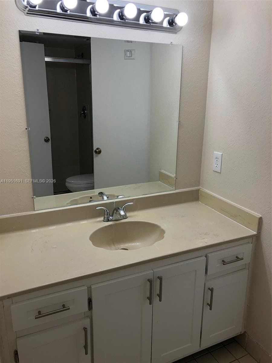 20840 San Simeon Way # 702, Miami FL 33179 — 22