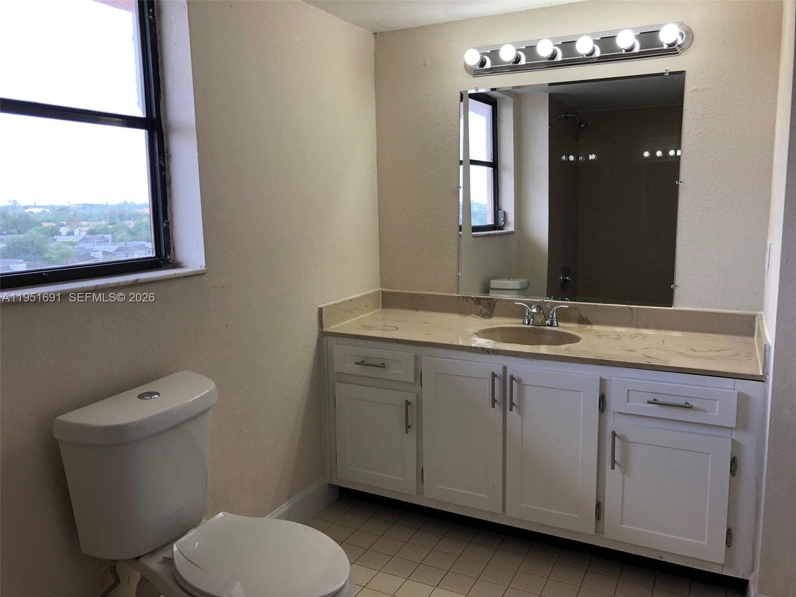 20840 San Simeon Way # 702, Miami FL 33179 — 20