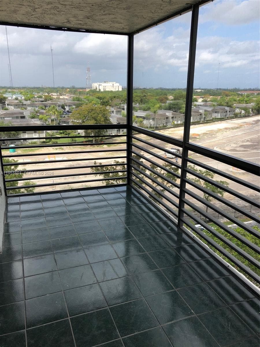 20840 San Simeon Way # 702, Miami FL 33179 — 11
