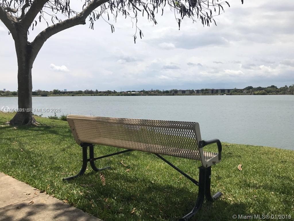 20840 San Simeon Way # 702, Miami FL 33179 — 29