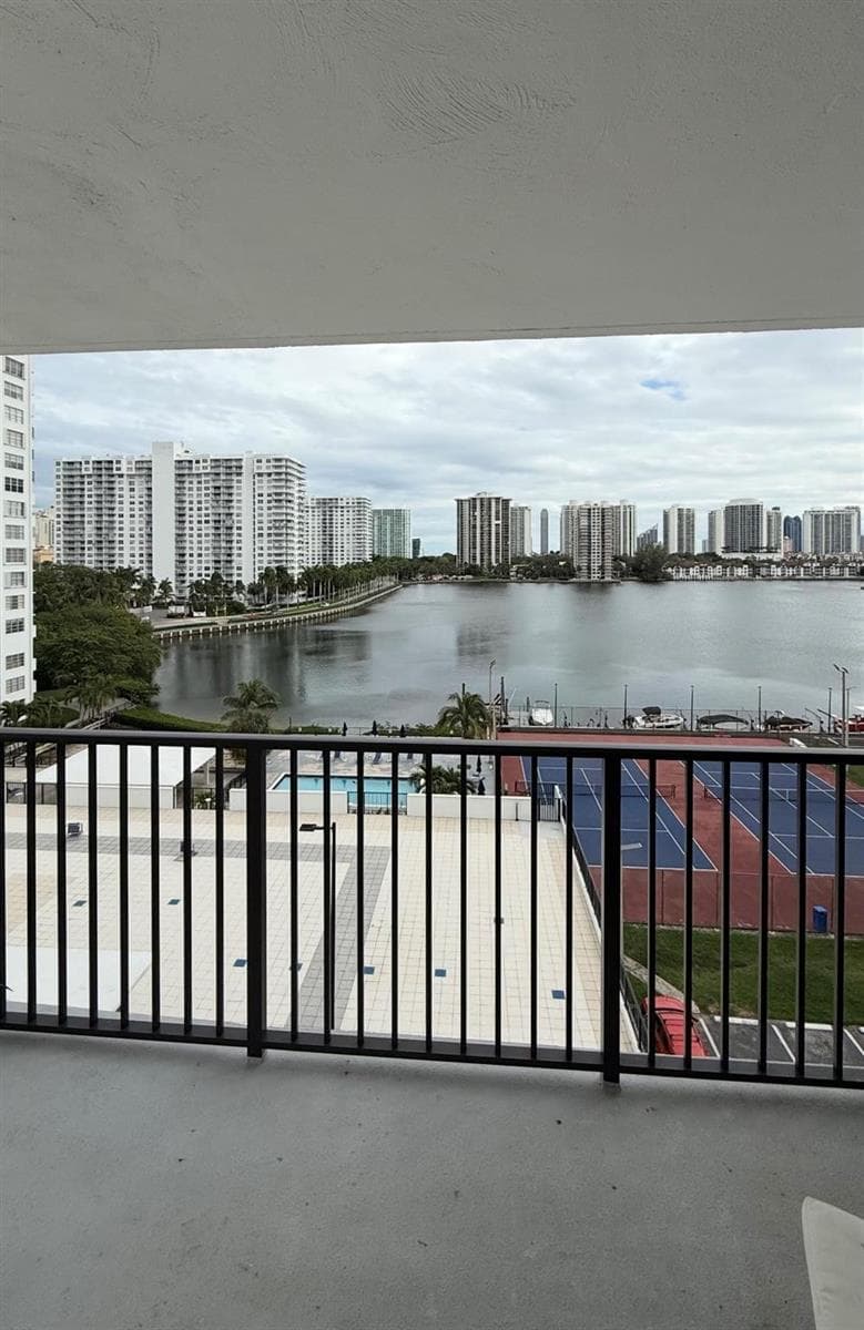 2750 NE 183rd Street # 709, Aventura FL 33160 — 1