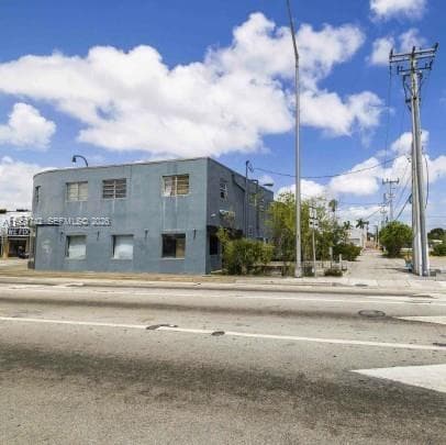 8201 Biscayne Blvd, Miami FL 33138 — 5