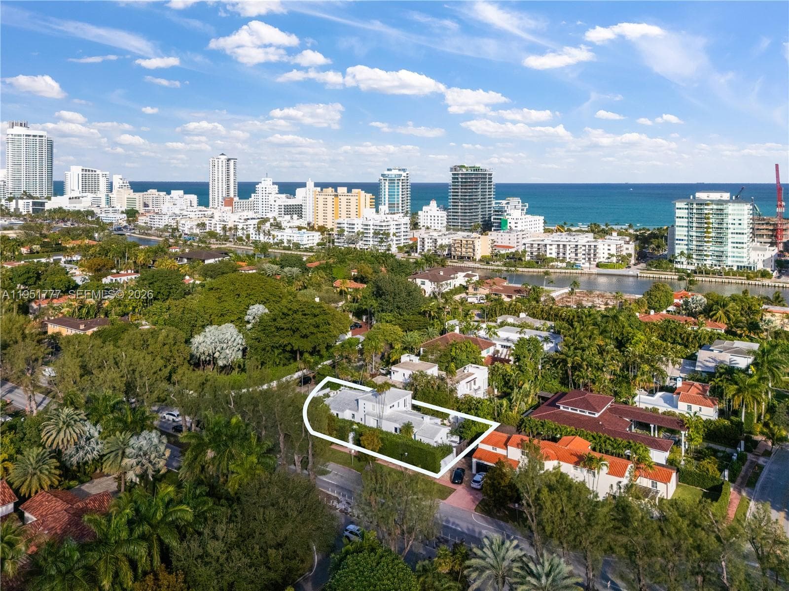 3325 Pine Tree Dr, Miami Beach FL 33140 — 23
