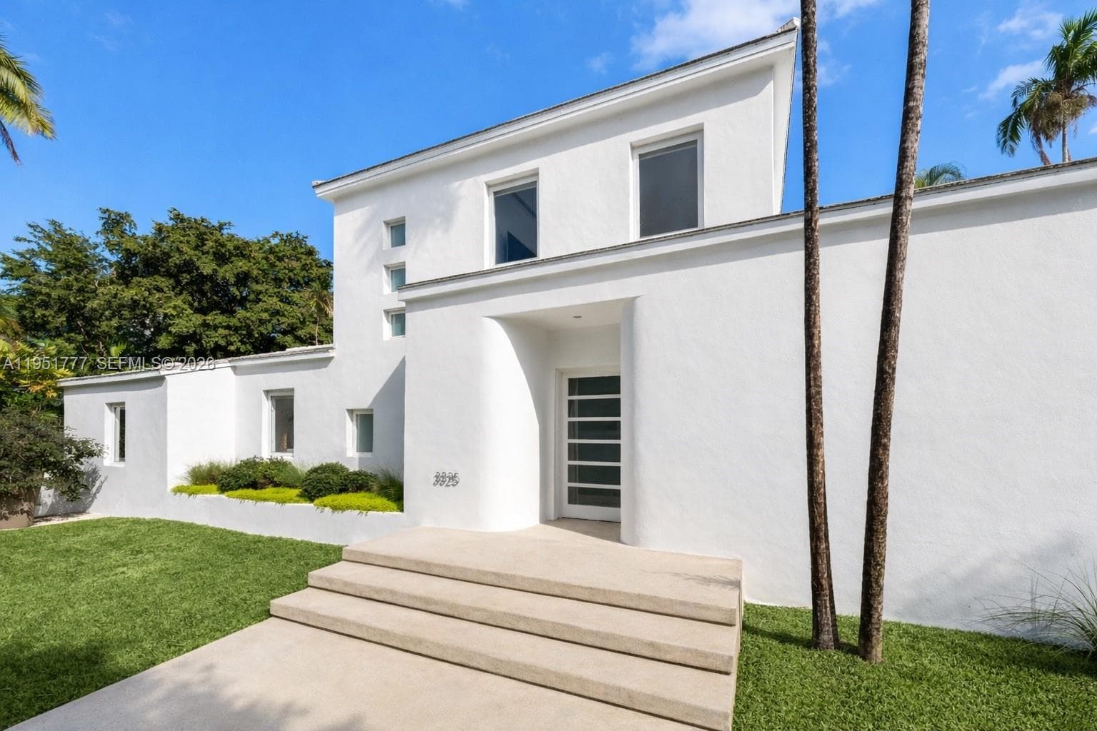 3325 Pine Tree Dr, Miami Beach FL 33140 — 13