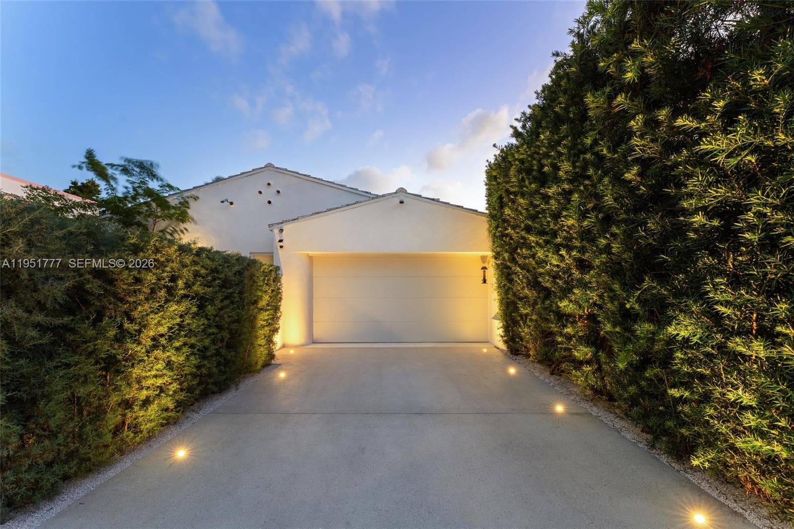 3325 Pine Tree Dr, Miami Beach FL 33140 — 17