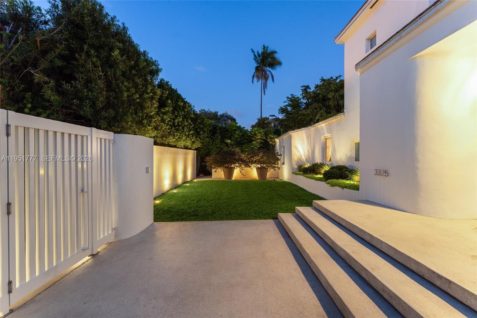 3325 Pine Tree Dr, Miami Beach FL 33140 — 16