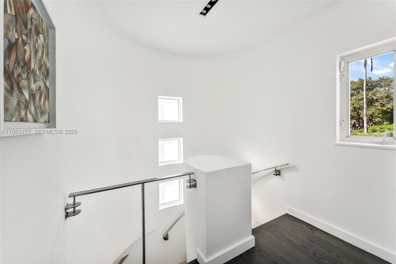 3325 Pine Tree Dr, Miami Beach FL 33140 — 12