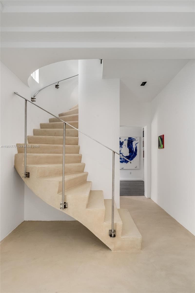 3325 Pine Tree Dr, Miami Beach FL 33140 — 1