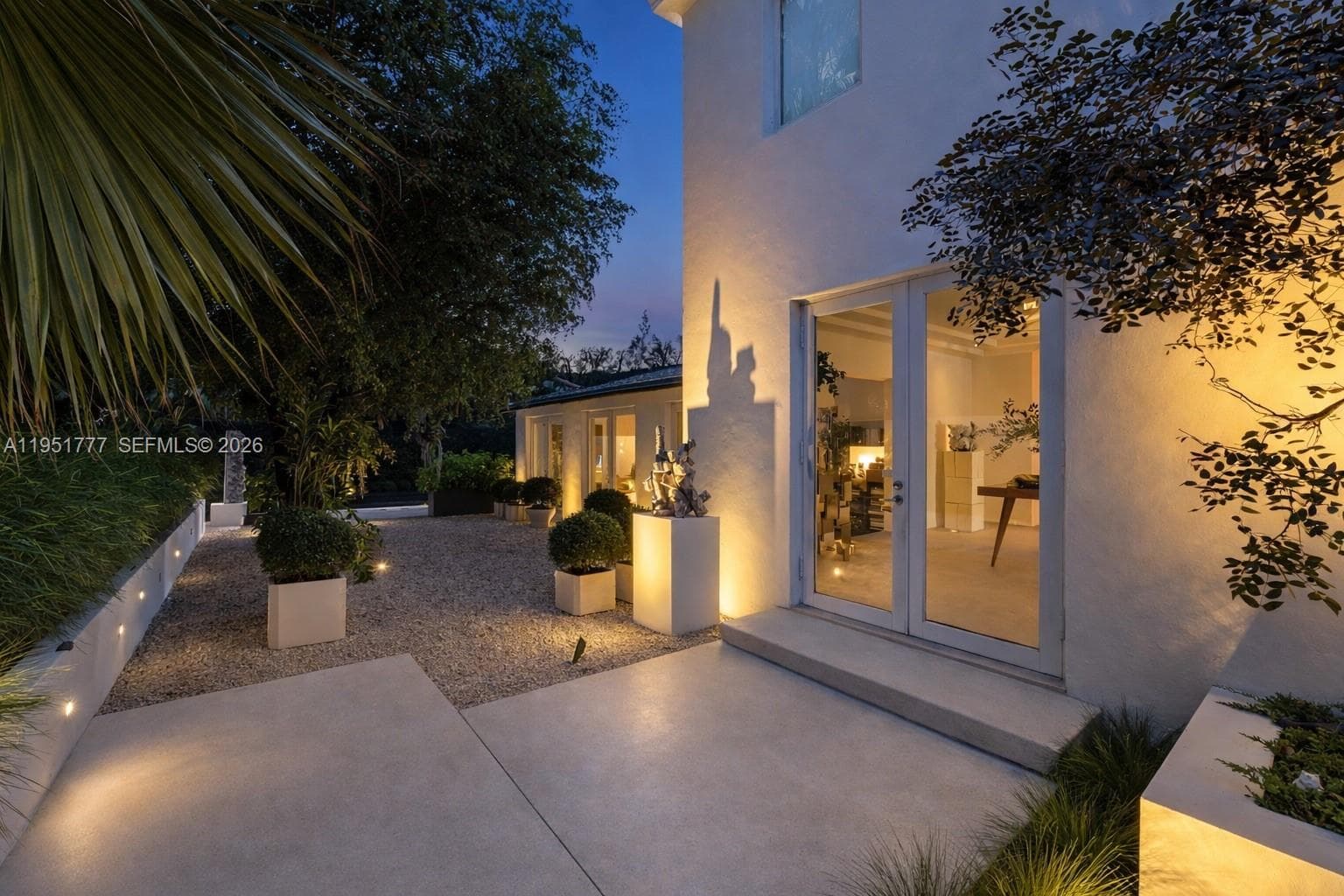 3325 Pine Tree Dr, Miami Beach FL 33140 — 20