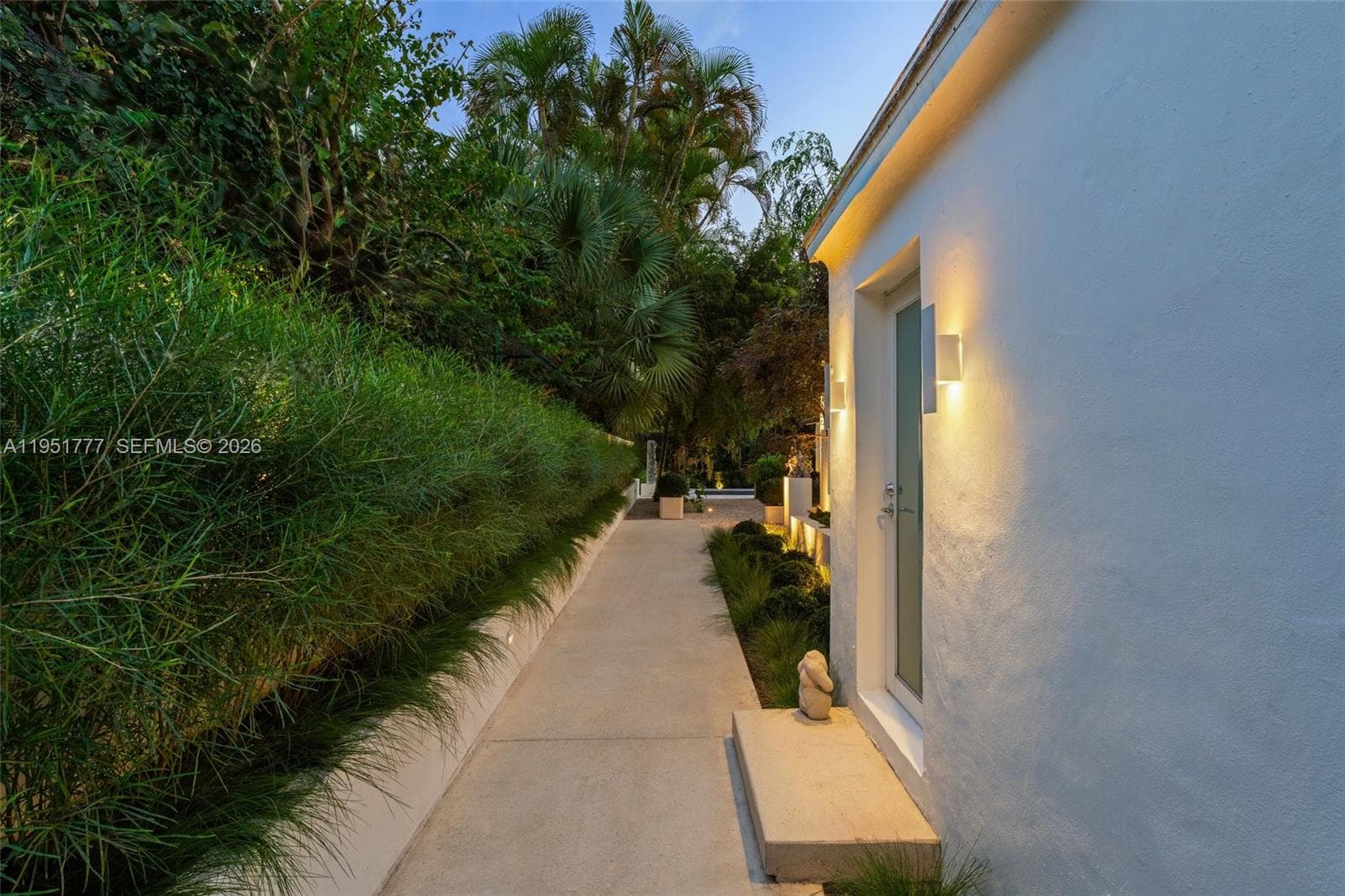 3325 Pine Tree Dr, Miami Beach FL 33140 — 15