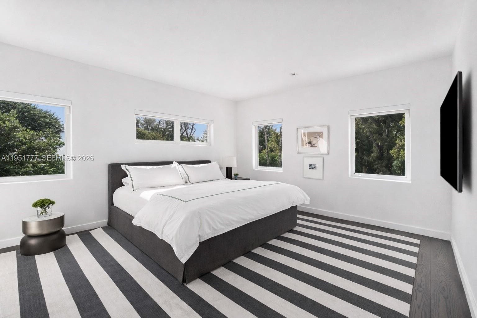 3325 Pine Tree Dr, Miami Beach FL 33140 — 11