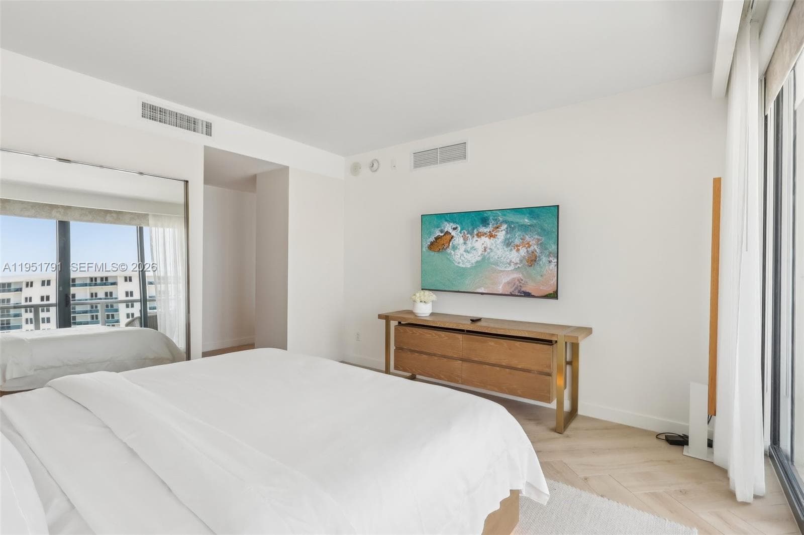 2201 Collins Ave # 1511, Miami Beach FL 33139 — 15