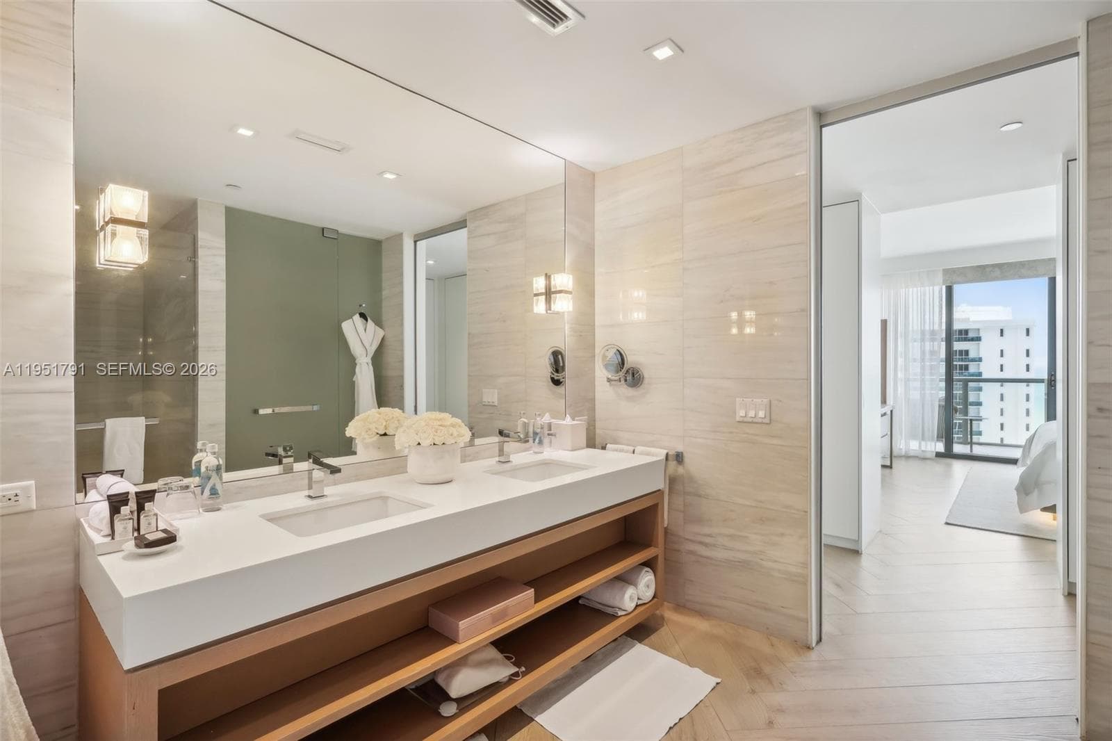 2201 Collins Ave # 1511, Miami Beach FL 33139 — 31