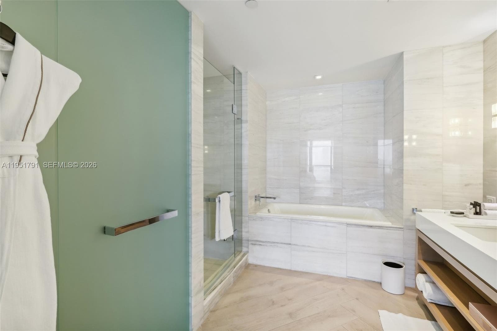 2201 Collins Ave # 1511, Miami Beach FL 33139 — 25