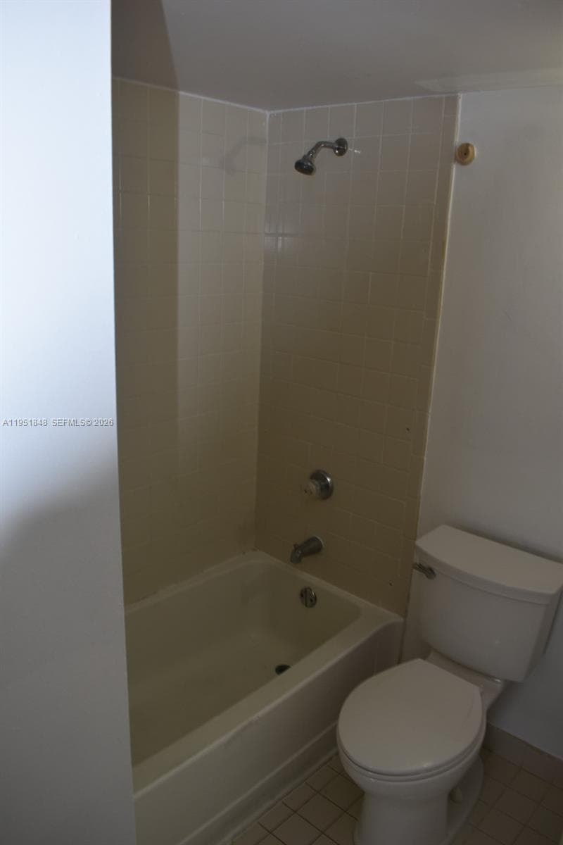 616 NW 26th Ave # 210, Miami FL 33125 — 16