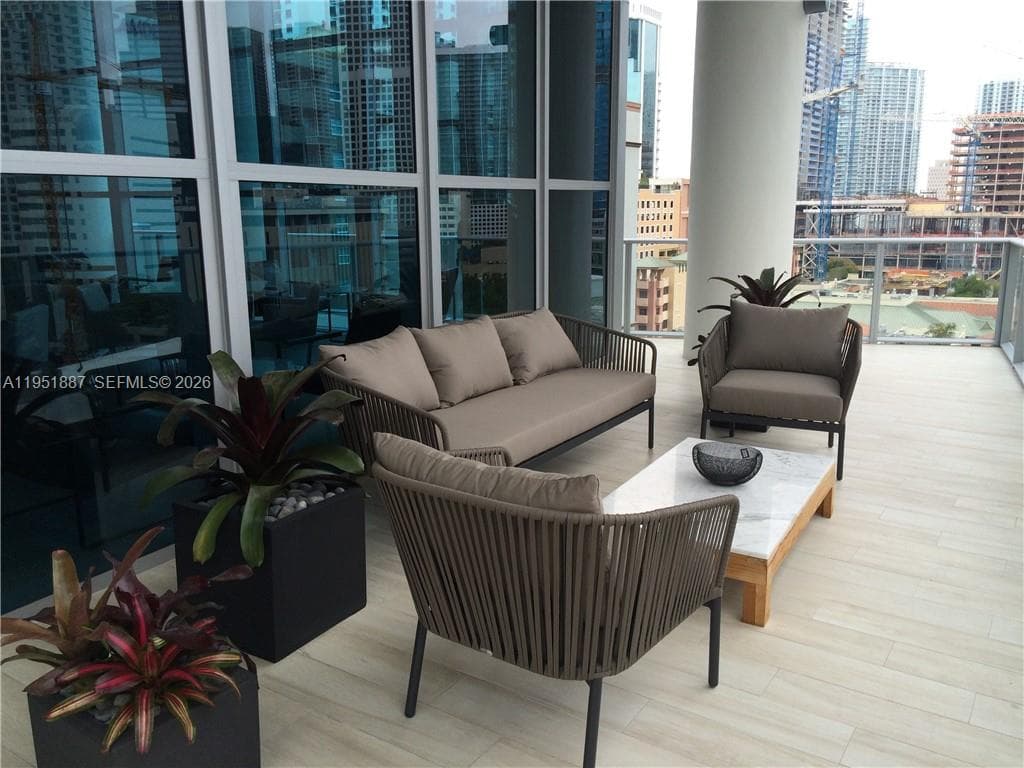 1100 S Miami Ave # 2111, Miami FL 33130 — 13