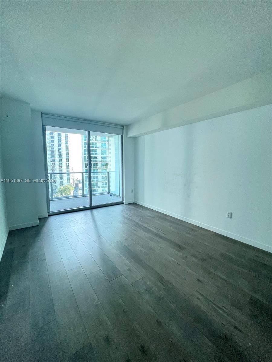 1100 S Miami Ave # 2111, Miami FL 33130 — 32