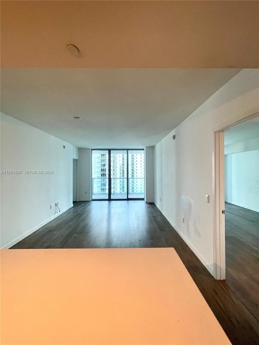 1100 S Miami Ave # 2111, Miami FL 33130 — 1