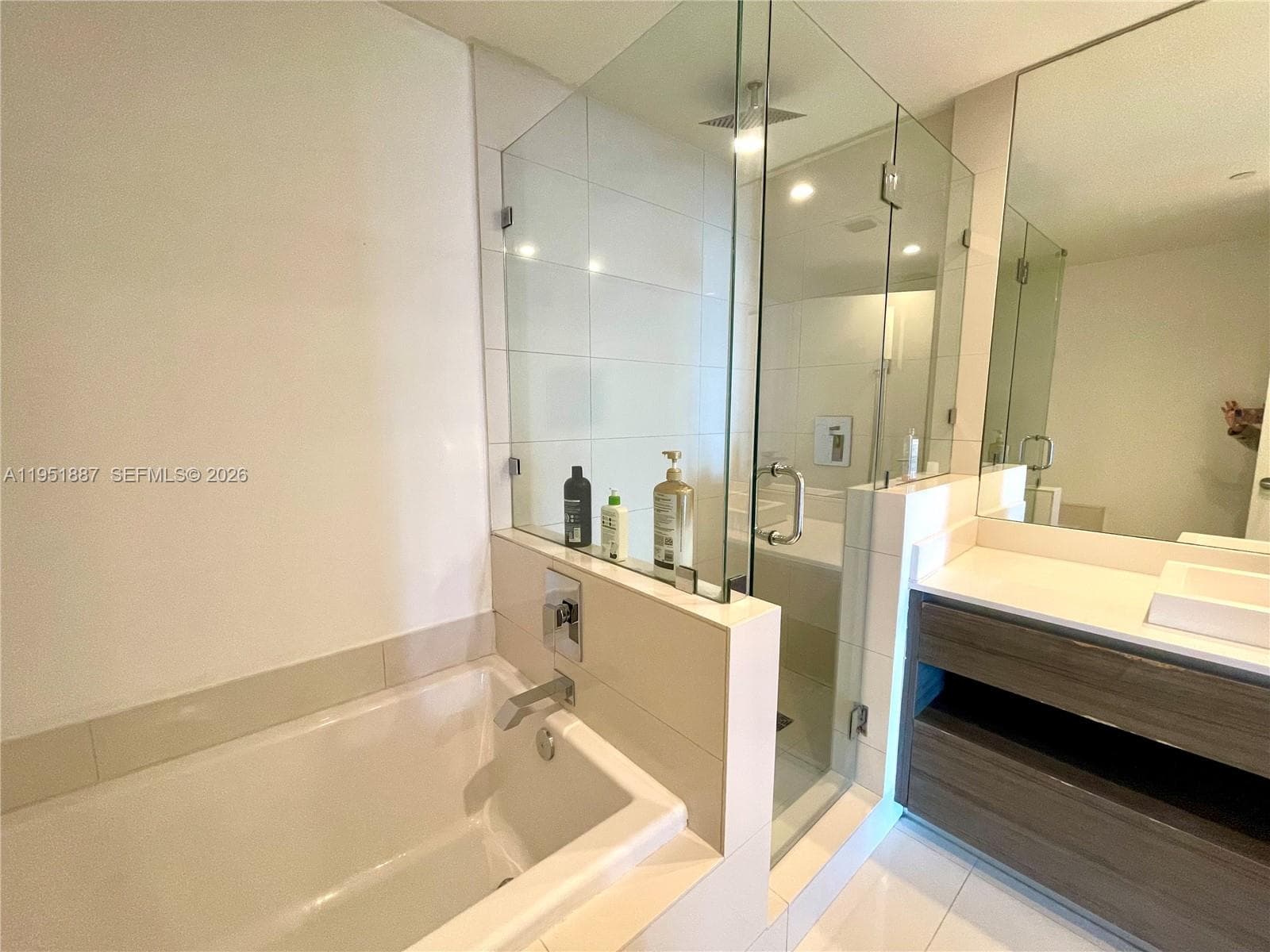 1100 S Miami Ave # 2111, Miami FL 33130 — 30