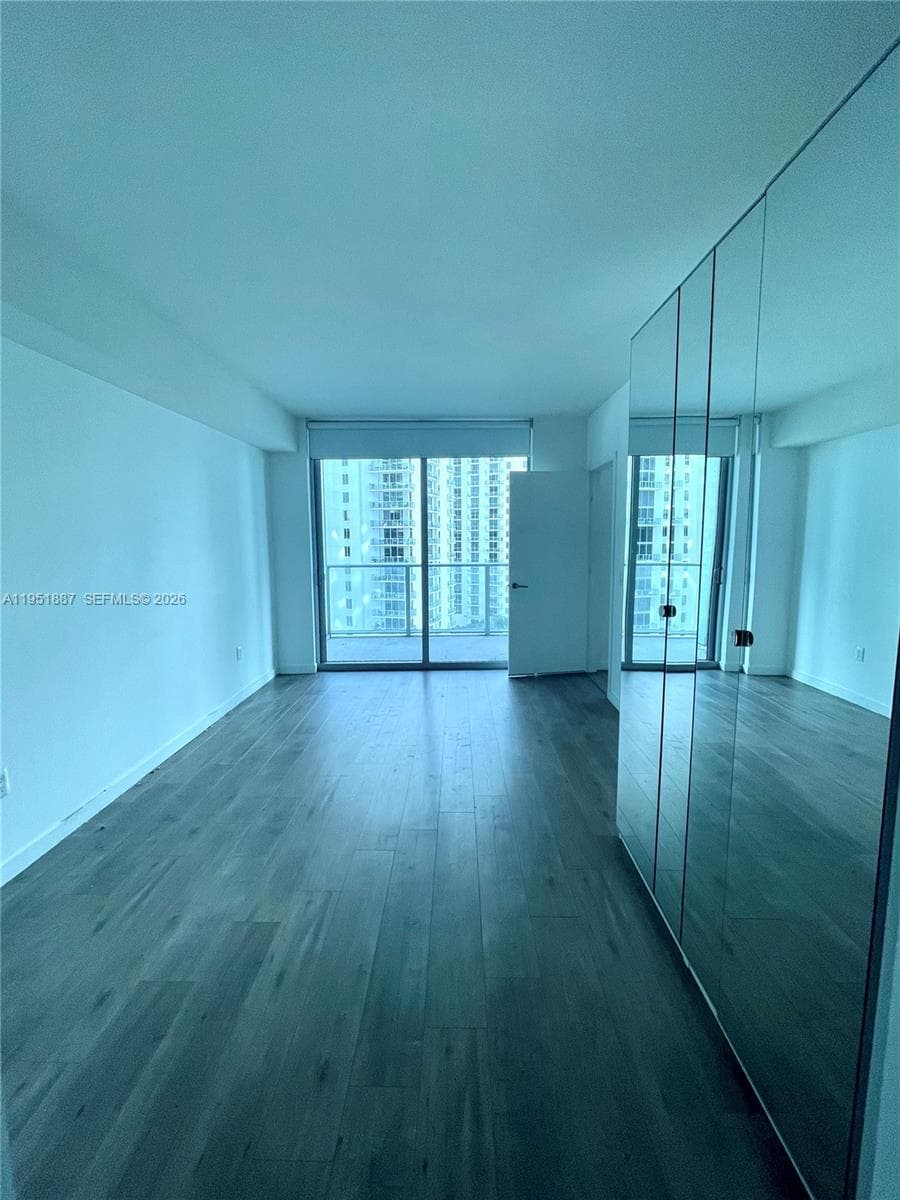 1100 S Miami Ave # 2111, Miami FL 33130 — 34