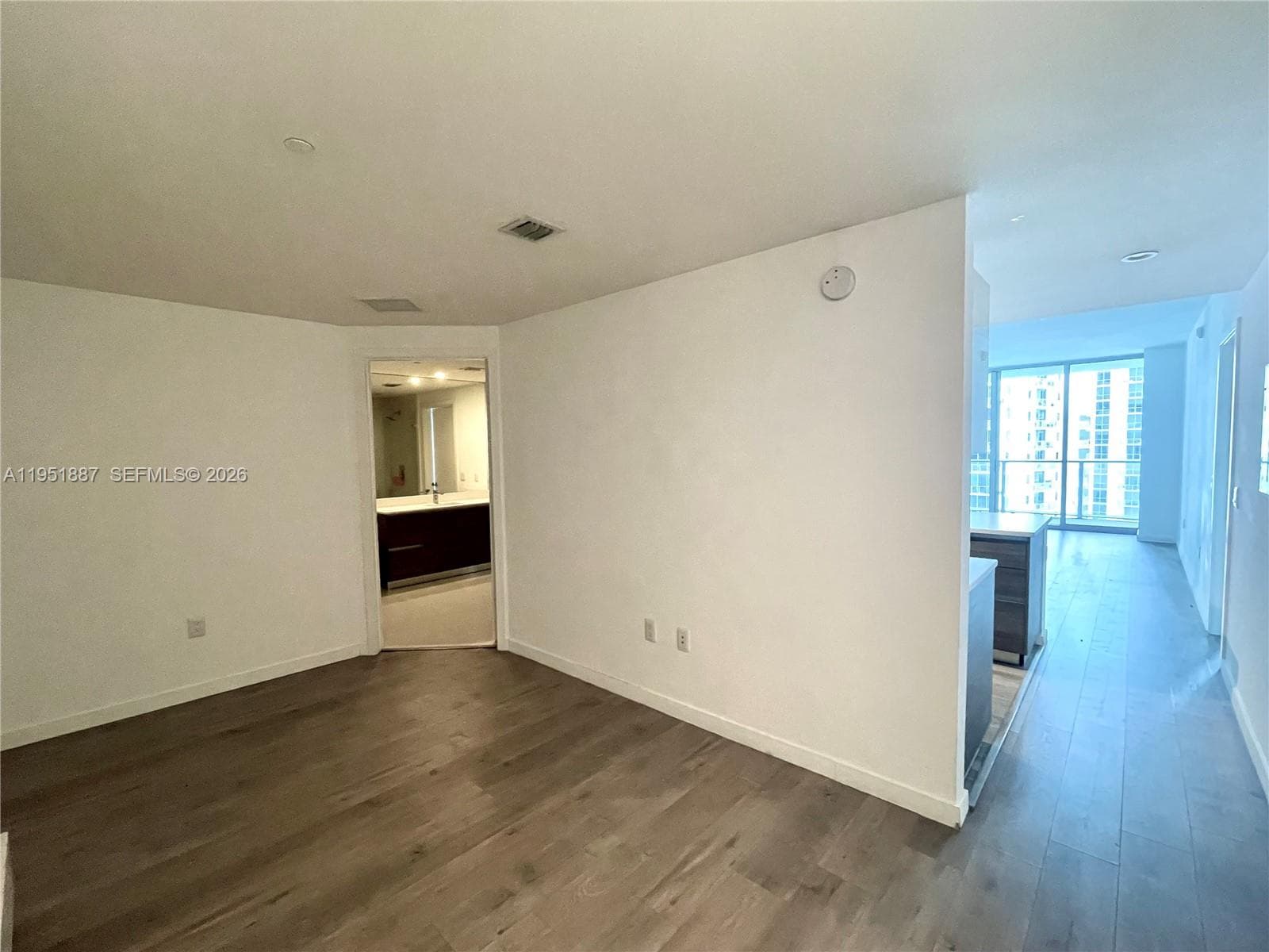1100 S Miami Ave # 2111, Miami FL 33130 — 21