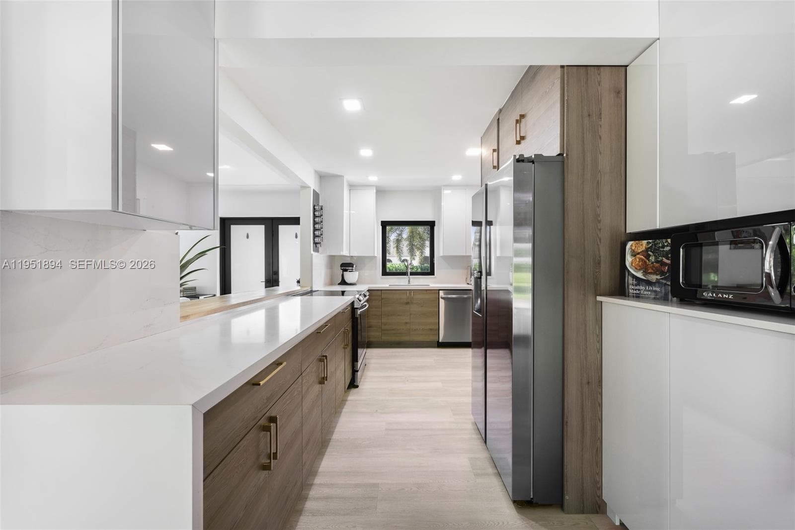 07325 SW 102nd St, Pinecrest FL 33156 — 17