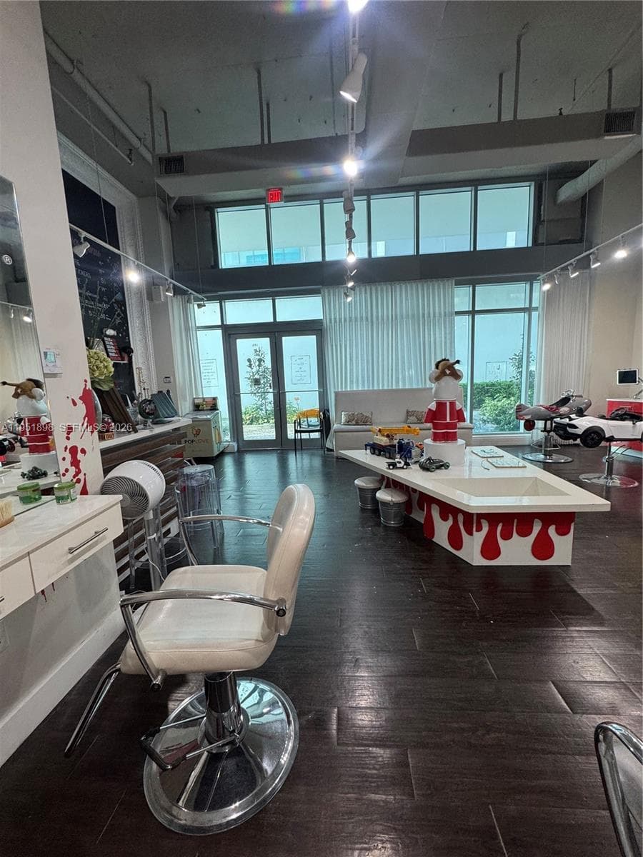 000 NE Confidential, Miami FL 33137 — 13
