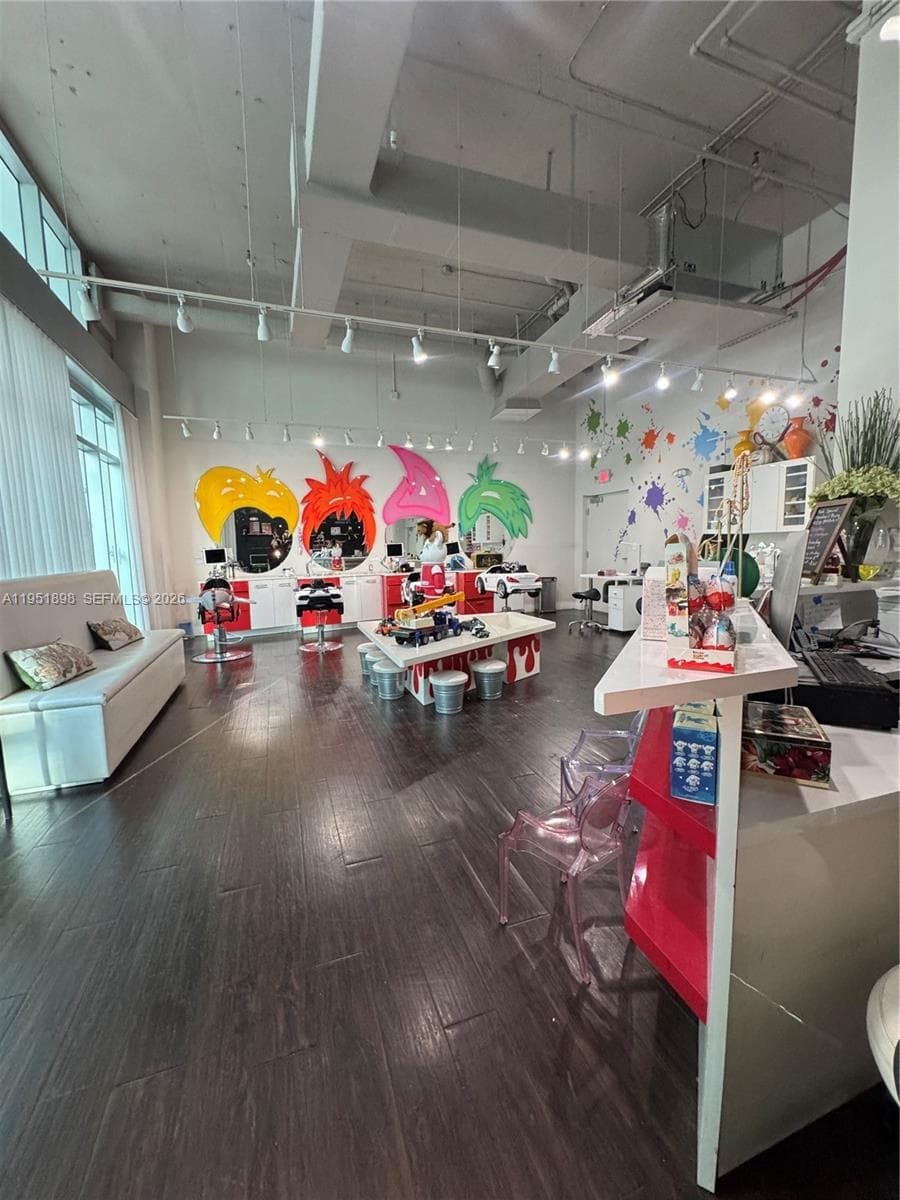 000 NE Confidential, Miami FL 33137 — 7
