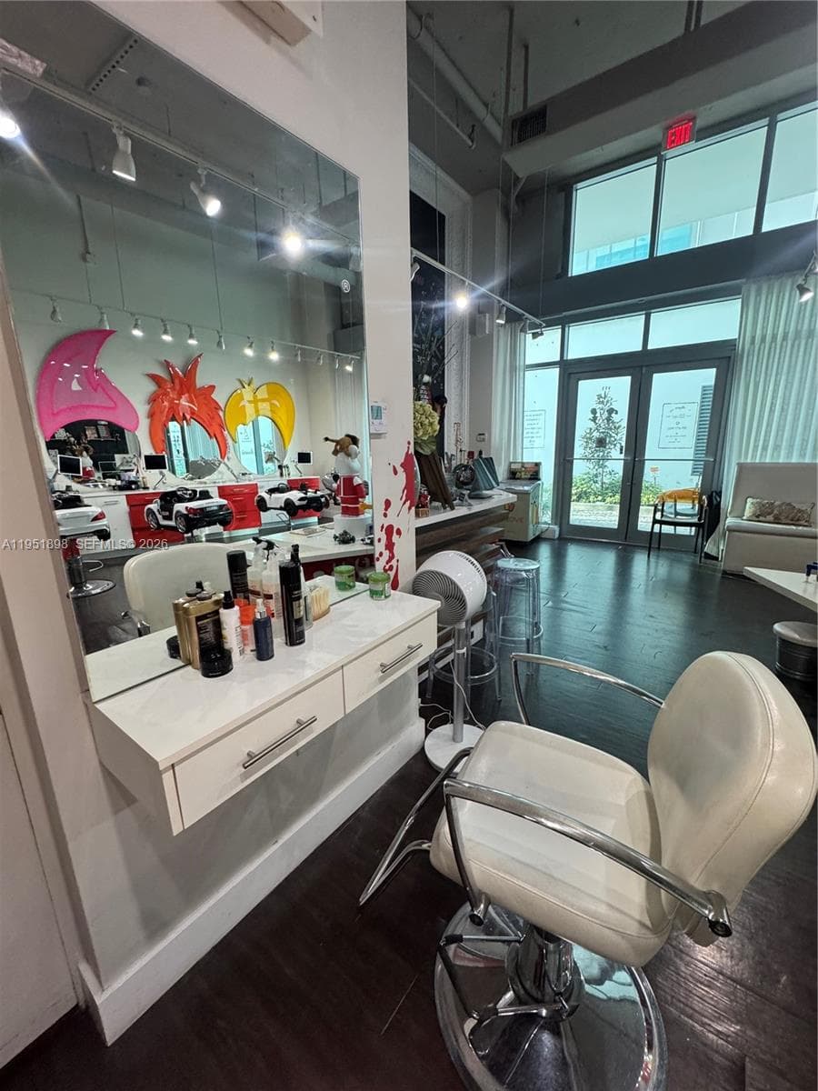 000 NE Confidential, Miami FL 33137 — 14