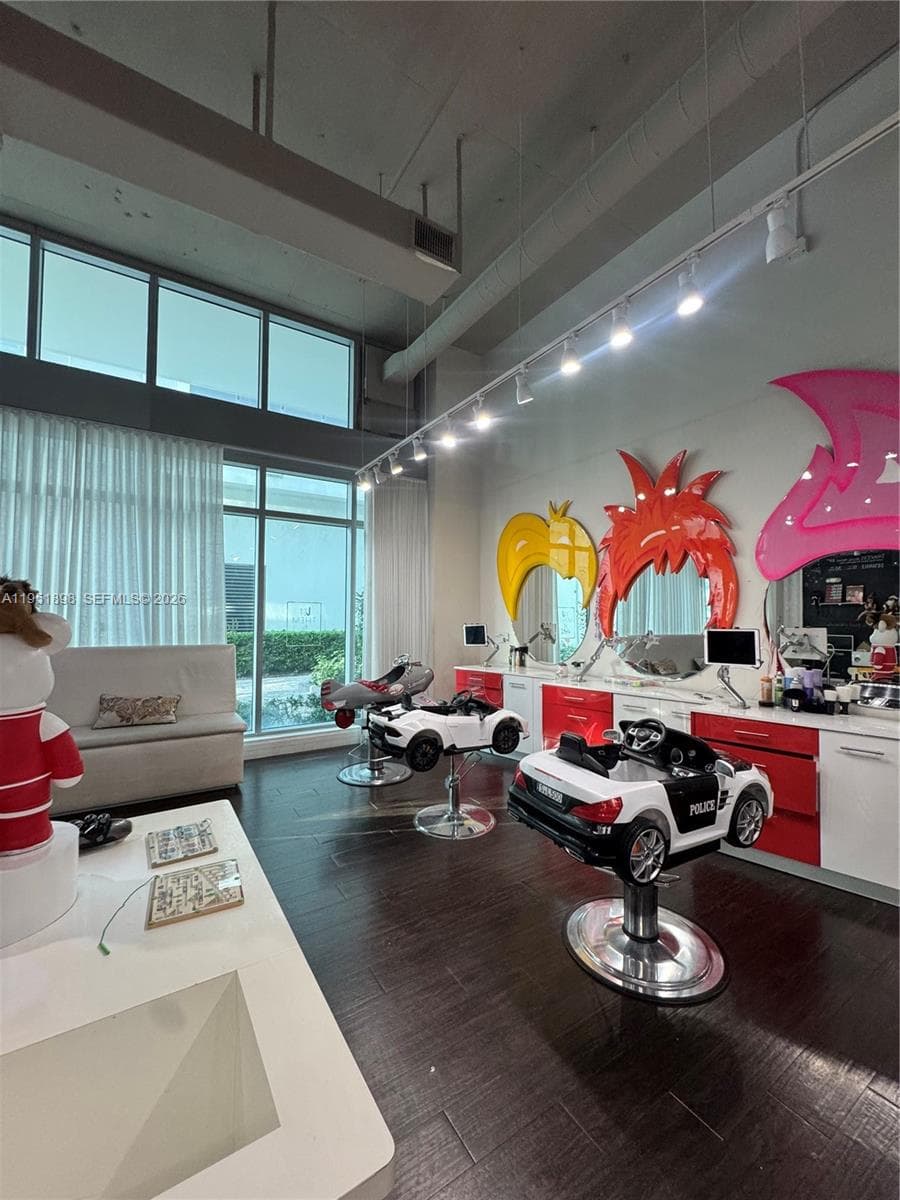 000 NE Confidential, Miami FL 33137 — 4