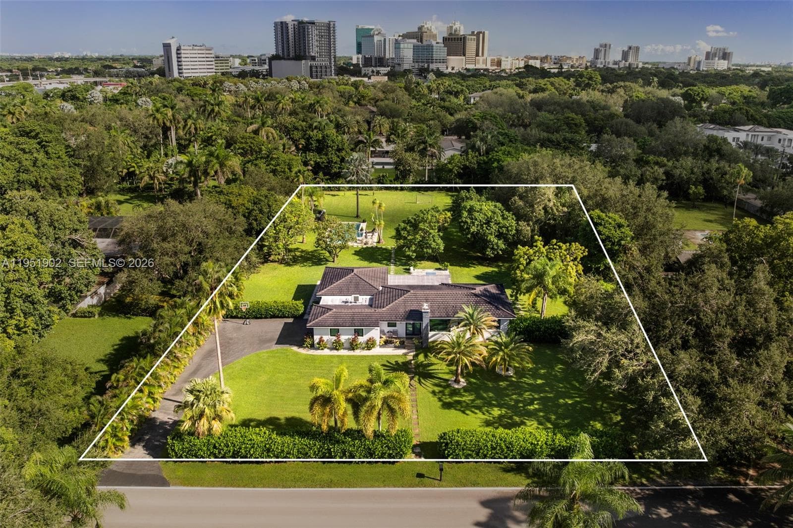 7325 SW 102nd St, Pinecrest FL 33156 — 37