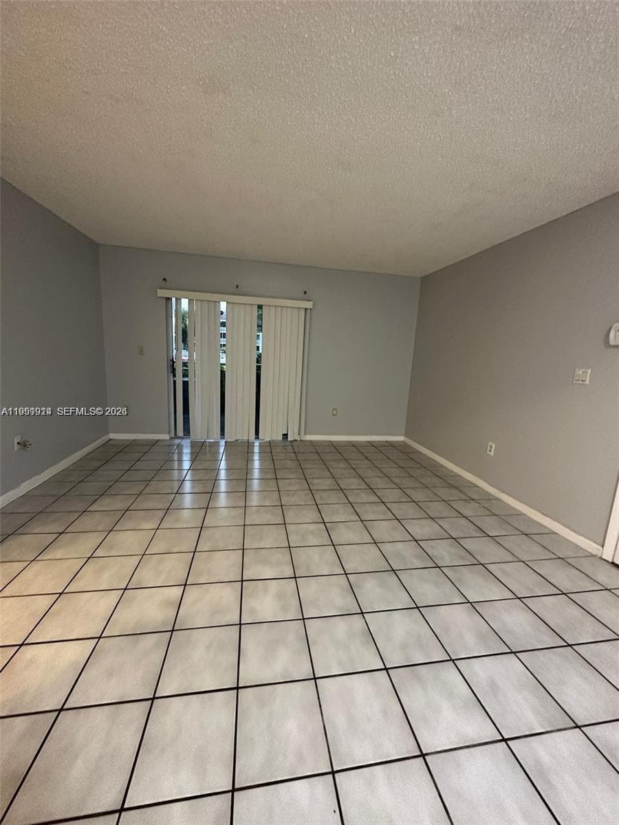 8600 SW 212th St # 105, Cutler Bay FL 33189 — 7