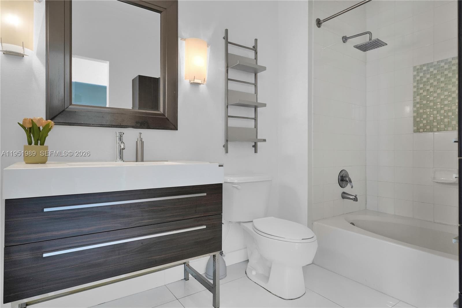 2001 Biscayne Blvd # 3213, Miami FL 33137 — 4