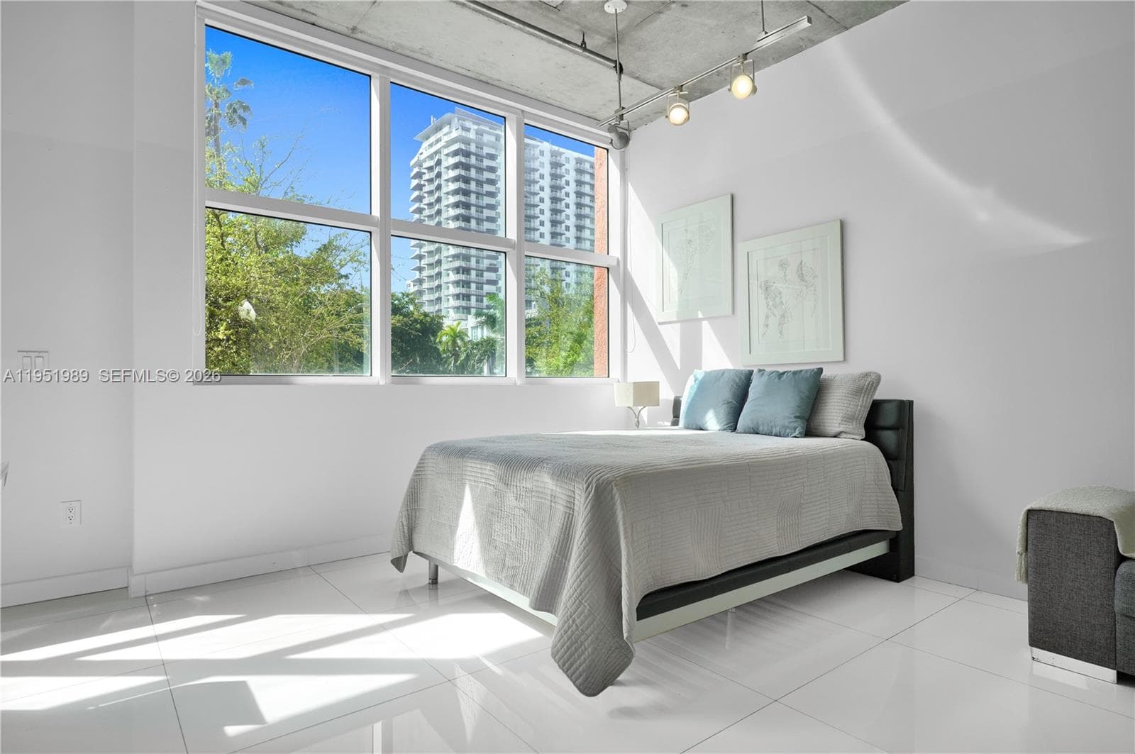 2001 Biscayne Blvd # 3213, Miami FL 33137 — 8