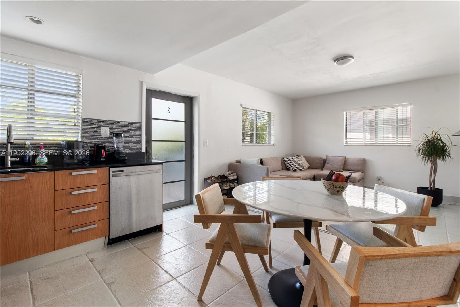 1050 7th St # 3, Miami Beach FL 33139 — 3