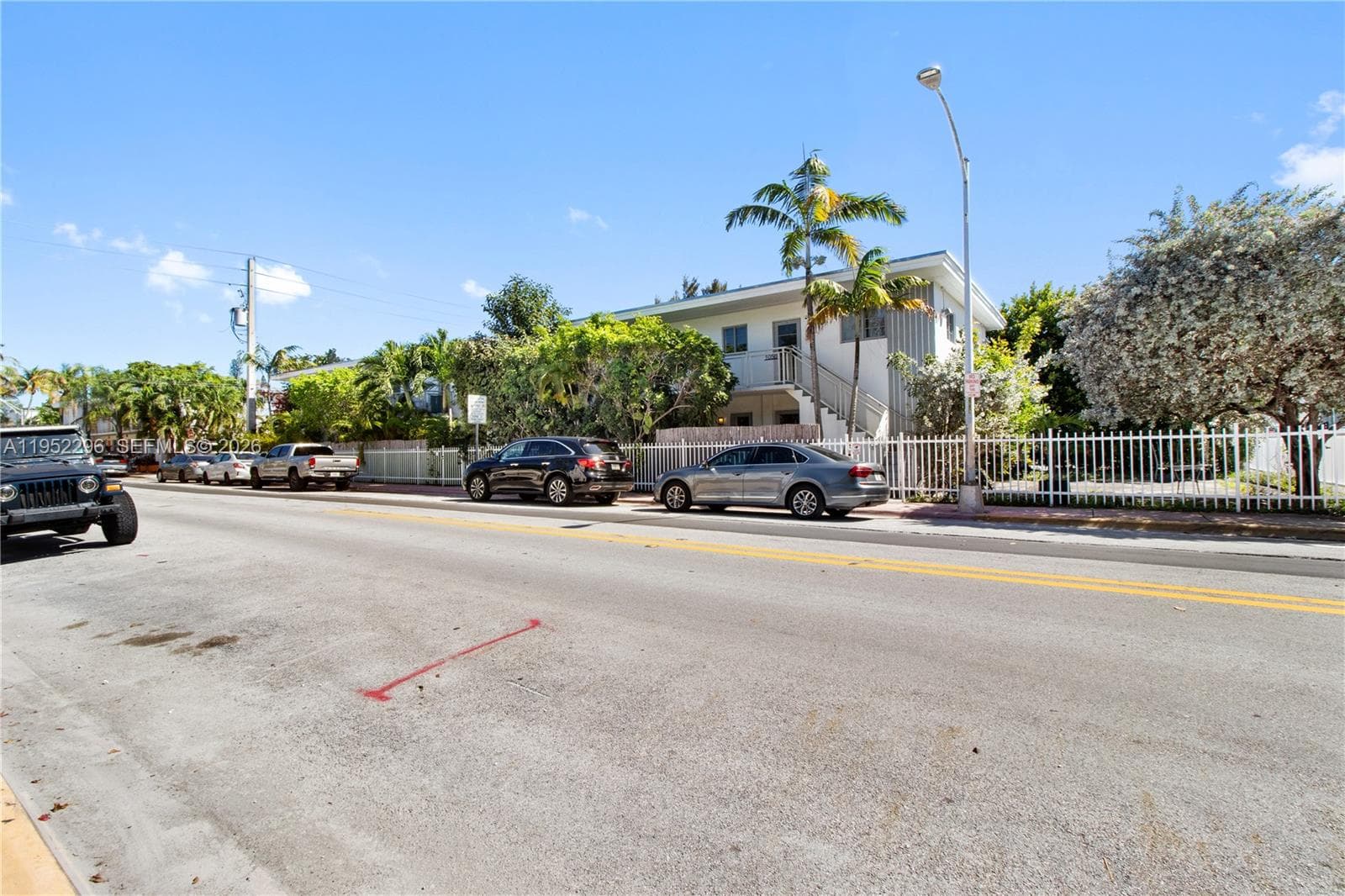 1050 7th St # 3, Miami Beach FL 33139 — 9