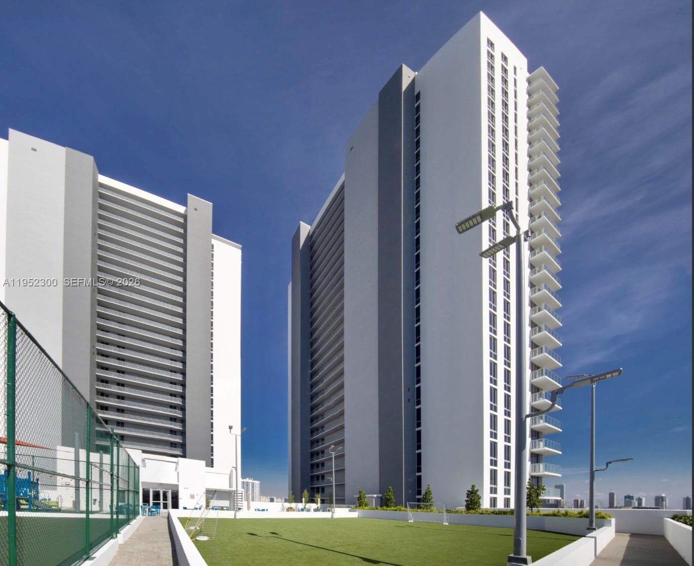 16385 Biscayne Blvd # 3217, North Miami Beach FL 33160 — 60