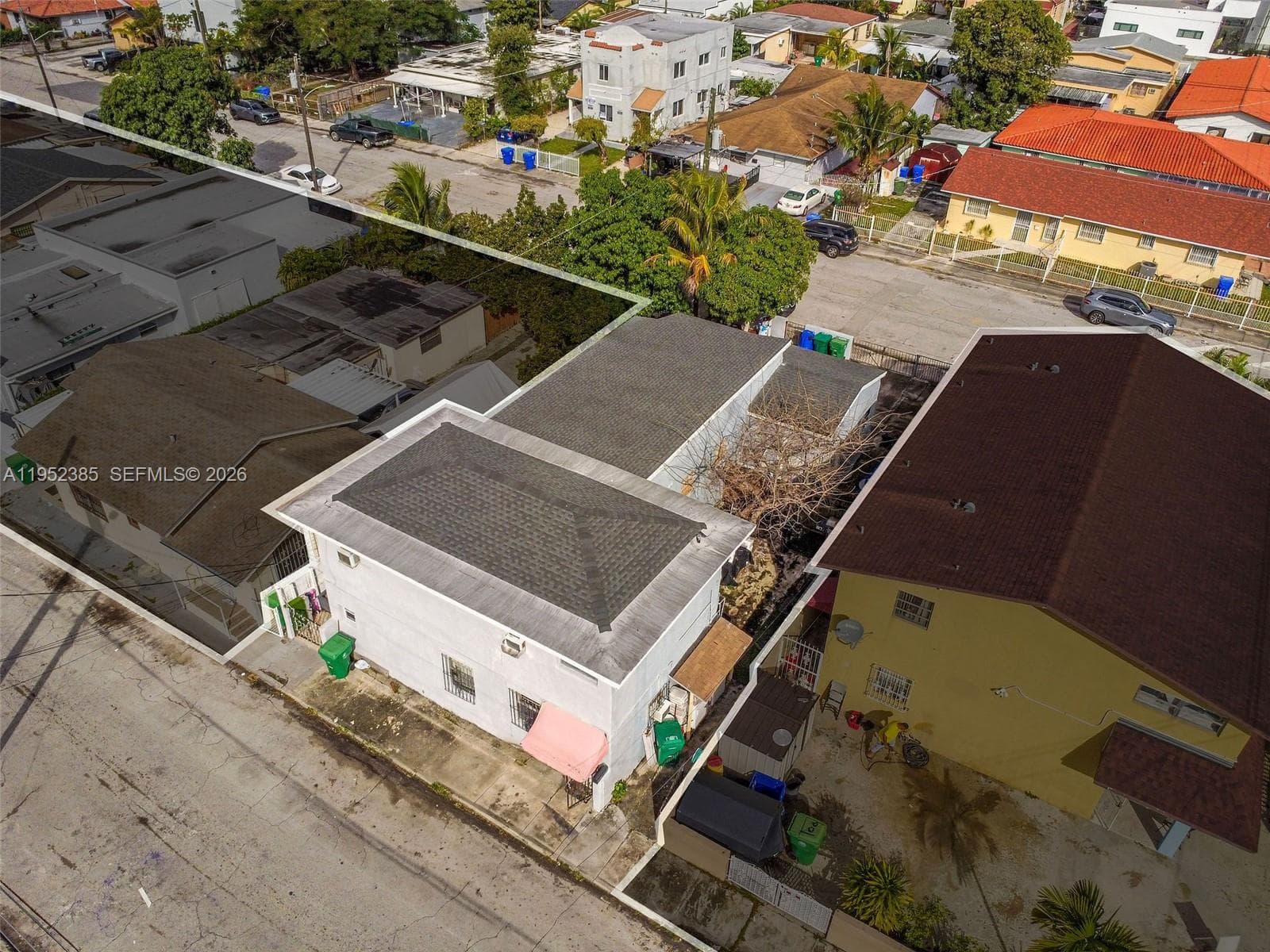 2105 NW 1st St, Miami FL 33125 — 2