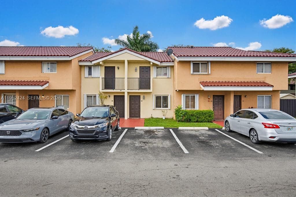 560 NW 82nd Pl # 306, Miami FL 33126 — 2