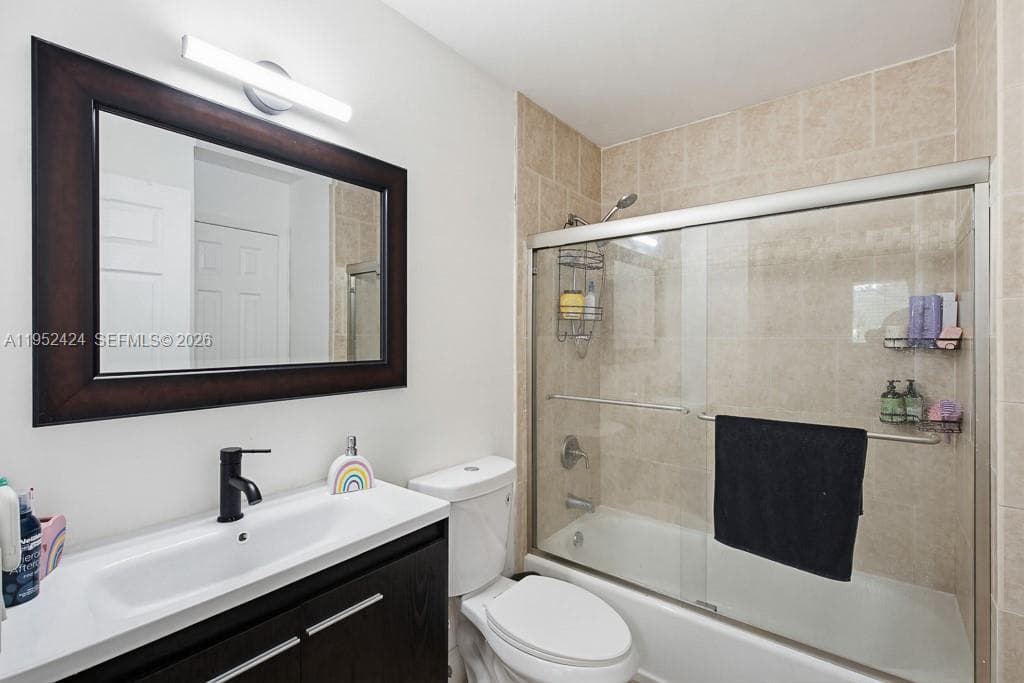 560 NW 82nd Pl # 306, Miami FL 33126 — 26