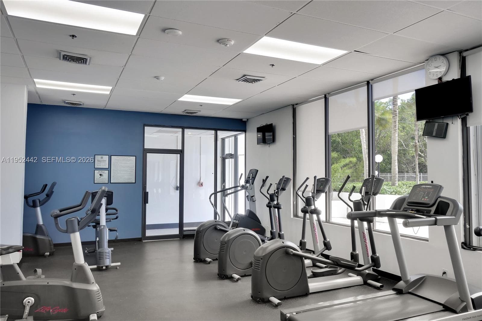 100 Bayview Dr # 1008, Sunny Isles Beach FL 33160 — 47