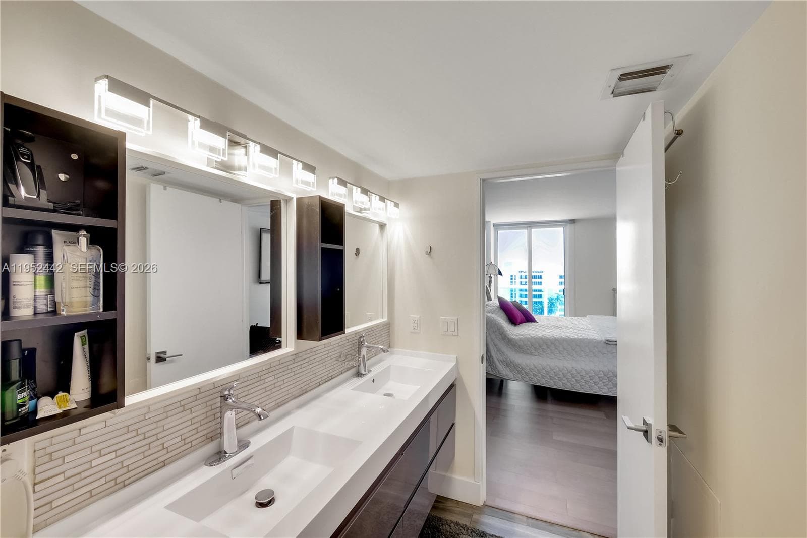 100 Bayview Dr # 1008, Sunny Isles Beach FL 33160 — 33